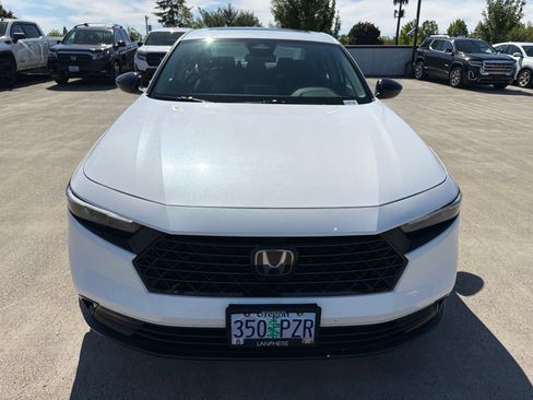 Used 2025 Honda Accord SE image 2