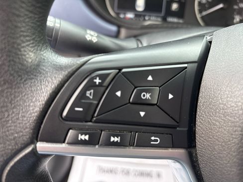 Used 2023 Nissan Versa SV image 18