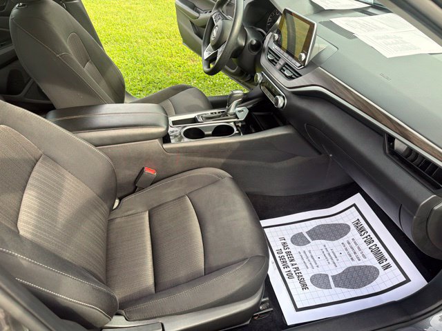 Used 2024 Nissan Altima 2.5 SV FWD image 17