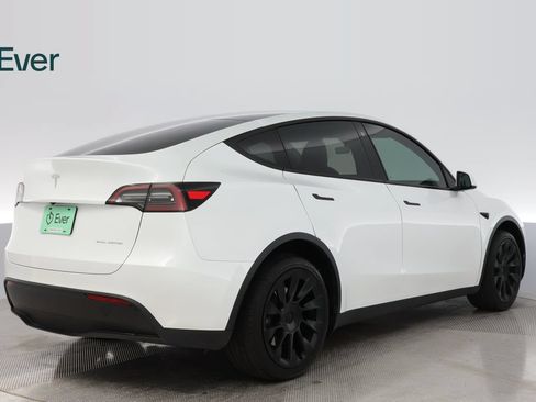 Used 2023 Tesla Model Y Long Range AWD/4WD image 3