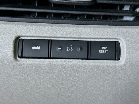 Used 2025 Nissan Altima 2.5 SV image 17