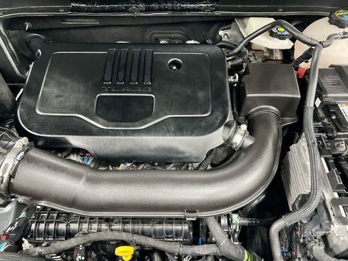 Used 2025 Chevrolet Blazer LT AWD/4WD image 24