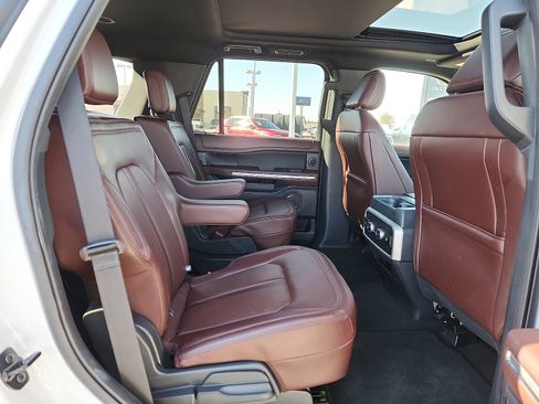 Used 2024 Ford Expedition Limited image 14