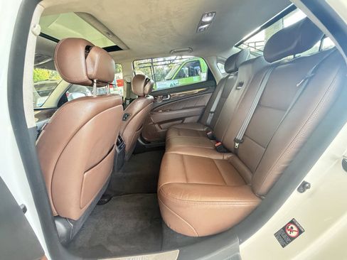 Used 2014 Hyundai Equus Signature RWD image 8