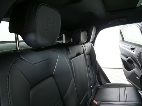 Certified 2026 Porsche Cayenne AWD image 24