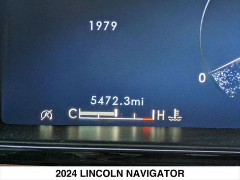 Used 2024 Lincoln Navigator Reserve AWD/4WD image 18