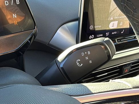 New 2026 Volkswagen ID.4 Pro image 17