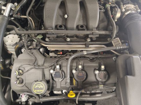 Used 2019 Ford Taurus Limited FWD image 30