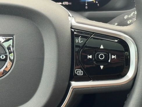 Used 2023 Volvo XC90 B5 Plus image 22