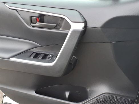 Used 2023 Toyota RAV4 LE image 18