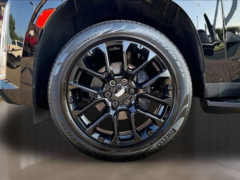Used 2023 Cadillac Escalade Premium Luxury RWD image 8