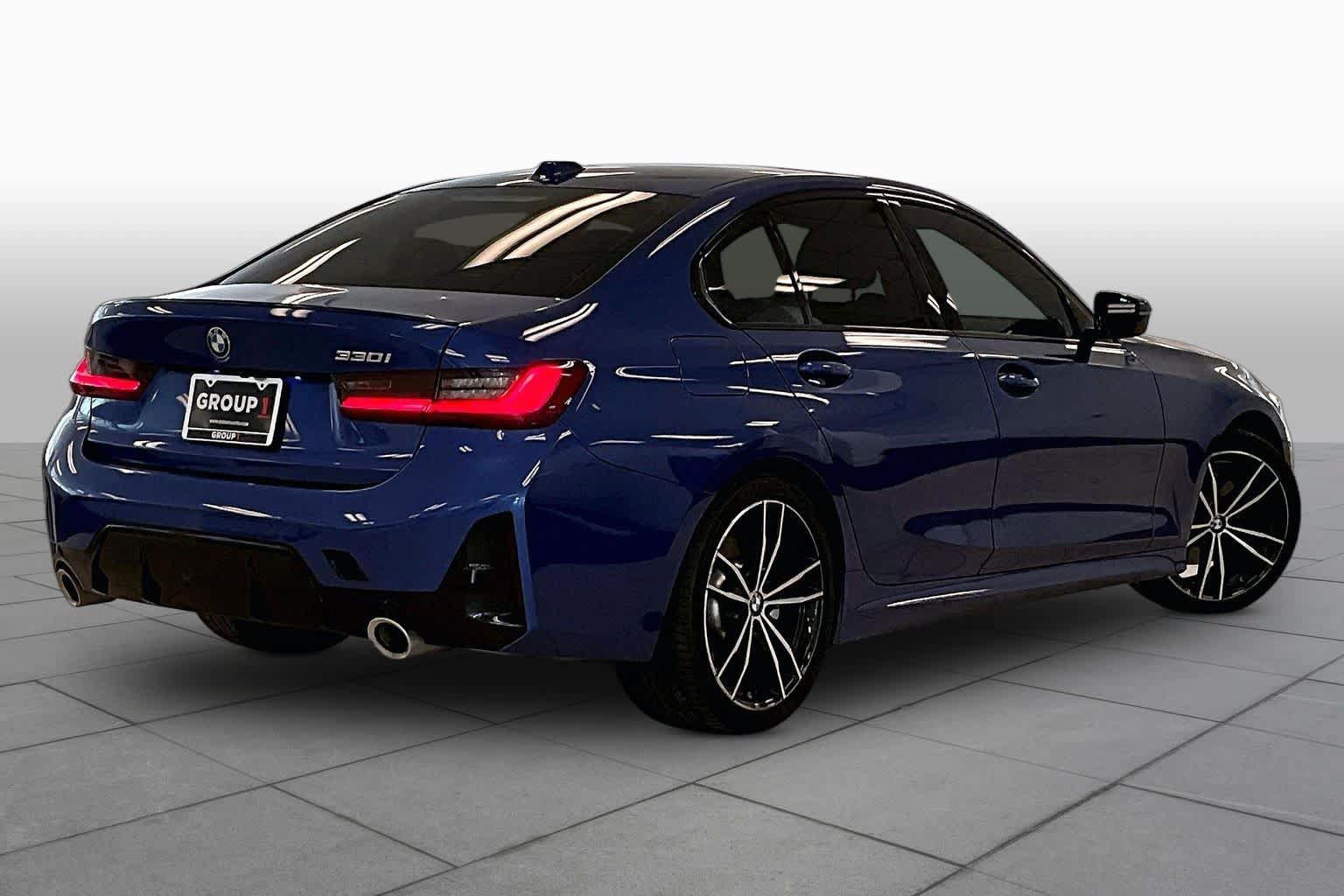 Used 2024 BMW 330i Sedan w/ M Sport Package RWD image 11