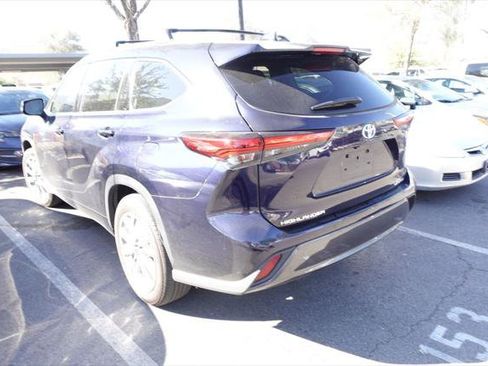 Certified 2020 Toyota Highlander Limited FWD image 1
