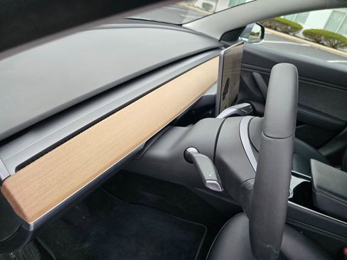Used 2019 Tesla Model 3 Long Range image 17