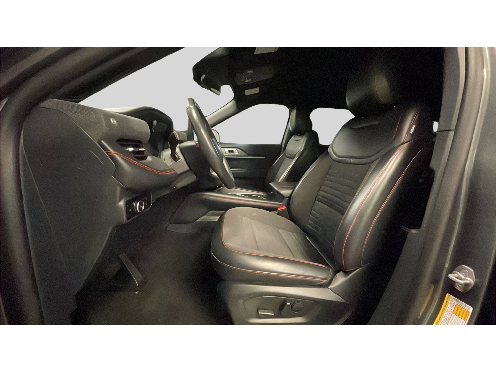 Used 2025 Ford Explorer ST-Line AWD/4WD image 12