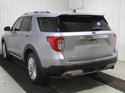 Used 2022 Ford Explorer Limited w/ Limited Technology Package image 4