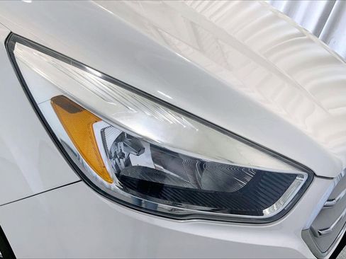 Used 2019 Ford Escape SE image 12