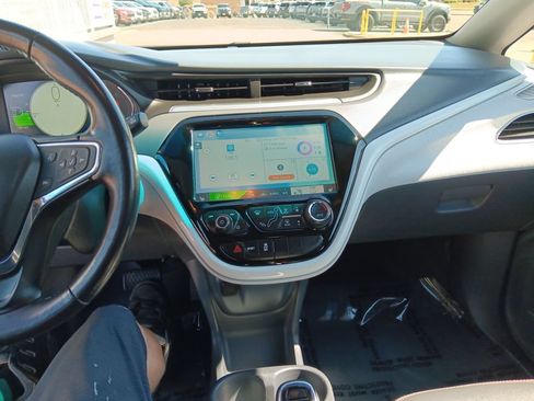 Used 2019 Chevrolet Bolt Premier w/ Infotainment Package FWD image 17