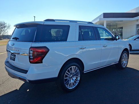 Used 2024 Ford Expedition Limited image 12