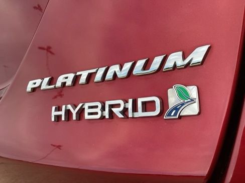 Used 2018 Ford Fusion Platinum FWD image 12