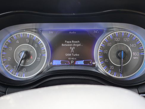 Used 2023 Chrysler 300 Touring L image 27