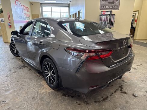 Used 2023 Toyota Camry SE image 7