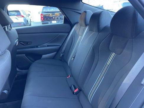Certified 2025 Hyundai Elantra Sport image 19