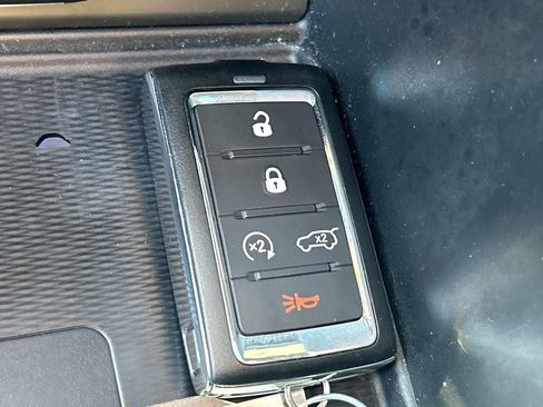 Used 2023 Jeep Grand Cherokee Altitude AWD/4WD image 32