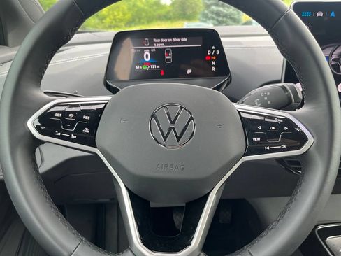 Used 2025 Volkswagen ID.4 Pro AWD/4WD image 18