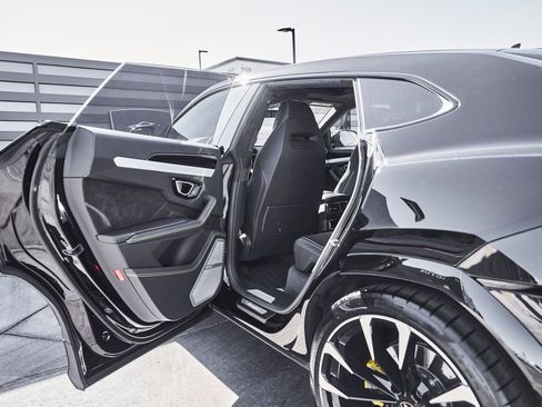 Used 2024 Lamborghini Urus S AWD/4WD image 28