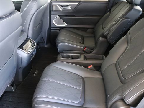 Certified 2025 INFINITI QX80 Sensory image 25