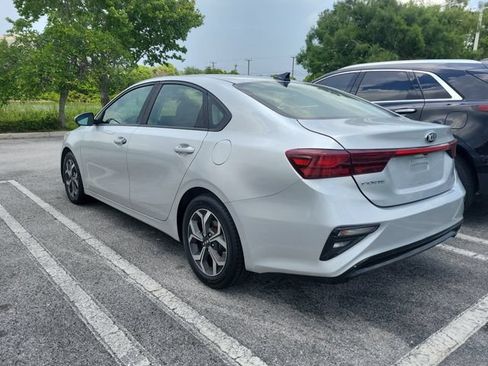Used 2019 Kia Forte LXS FWD image 4