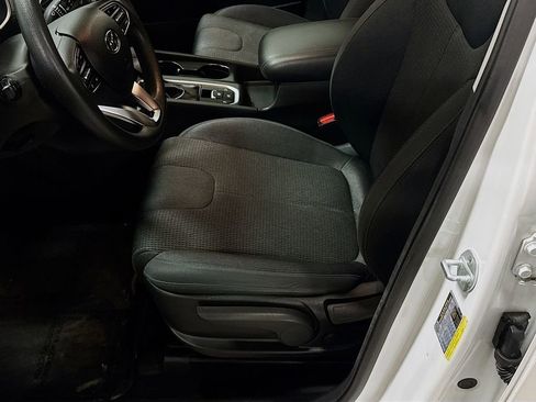 Used 2019 Hyundai Santa Fe SE image 22