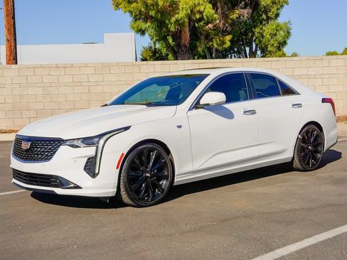Used 2021 Cadillac CT4 Premium Luxury RWD image 3