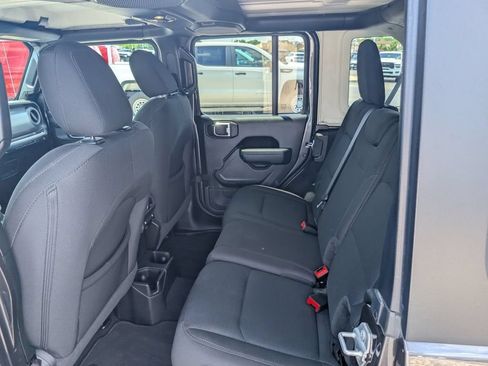 Used 2022 Jeep Wrangler Unlimited Sport AWD/4WD image 10