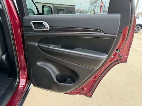 Used 2020 Jeep Grand Cherokee Limited w/ Luxury Group II image 26