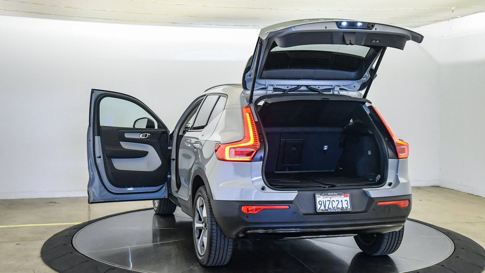 Certified 2026 Volvo XC40 B5 Plus w/ Protection Package Premier AWD/4WD image 26