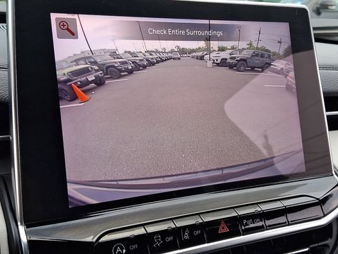 Used 2024 Jeep Compass Limited w/ Elite Group AWD/4WD image 31