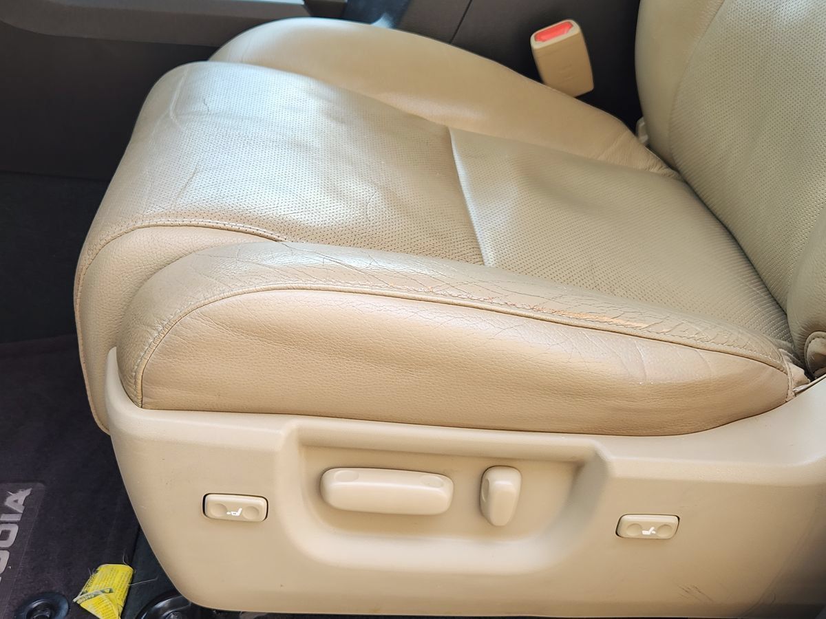 Used 2020 Toyota Sequoia Platinum RWD image 43