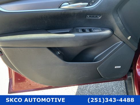 Used 2018 Cadillac XT5 Luxury w/ Driver Awareness Package FWD image 12
