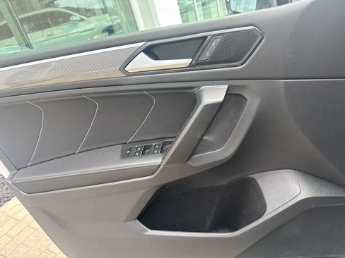 Certified 2023 Volkswagen Tiguan SE R-Line FWD image 17