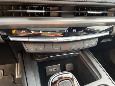 Used 2024 Cadillac XT4 Sport image 36