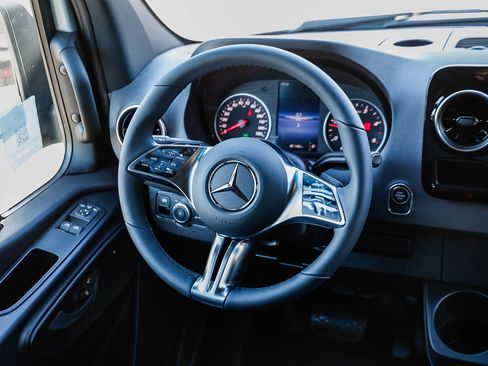 New 2025 Mercedes-Benz Sprinter 2500 image 13