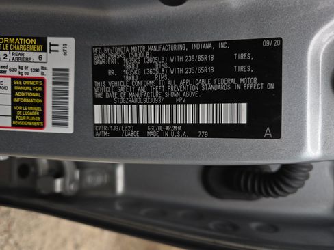 Used 2020 Toyota Highlander XLE FWD image 30