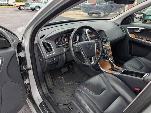 Used 2017 Volvo XC60 T5 Inscription w/ Preferred Option Package AWD/4WD image 15