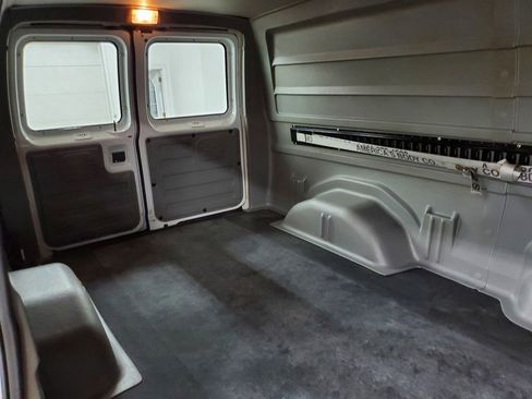 Used 2006 Ford E-150 and Econoline 150 image 20