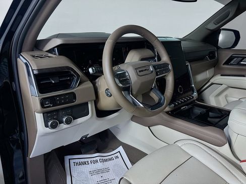 Used 2026 GMC Yukon Denali w/ Sun & Power Step Package AWD/4WD image 9