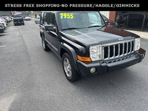 Used 2010 Jeep Commander Sport image 32