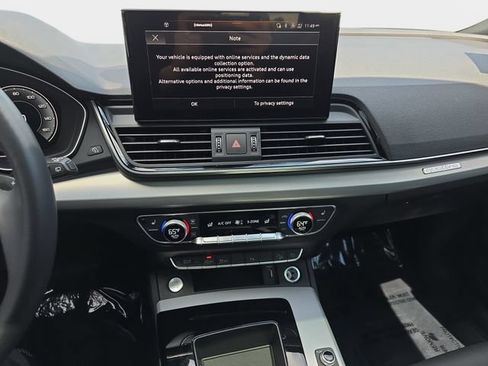 Used 2025 Audi Q5 2.0T Premium w/ Convenience Plus Package AWD/4WD image 23