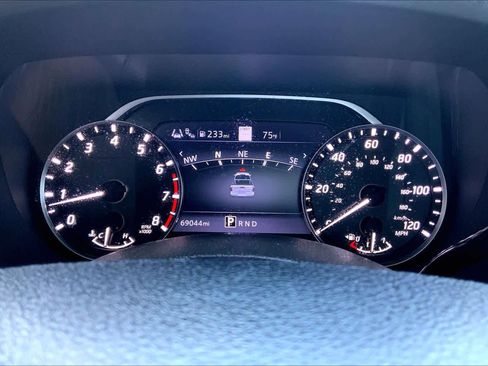 Used 2020 Nissan Titan SV w/ SV Convenience Package image 24